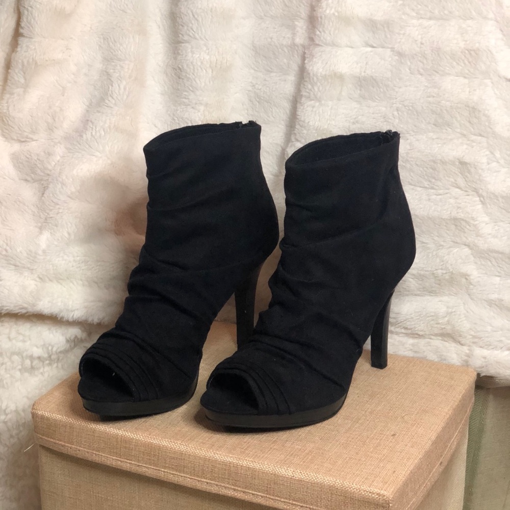Fiomi suede black heels (WORN ONLY ONCE!)